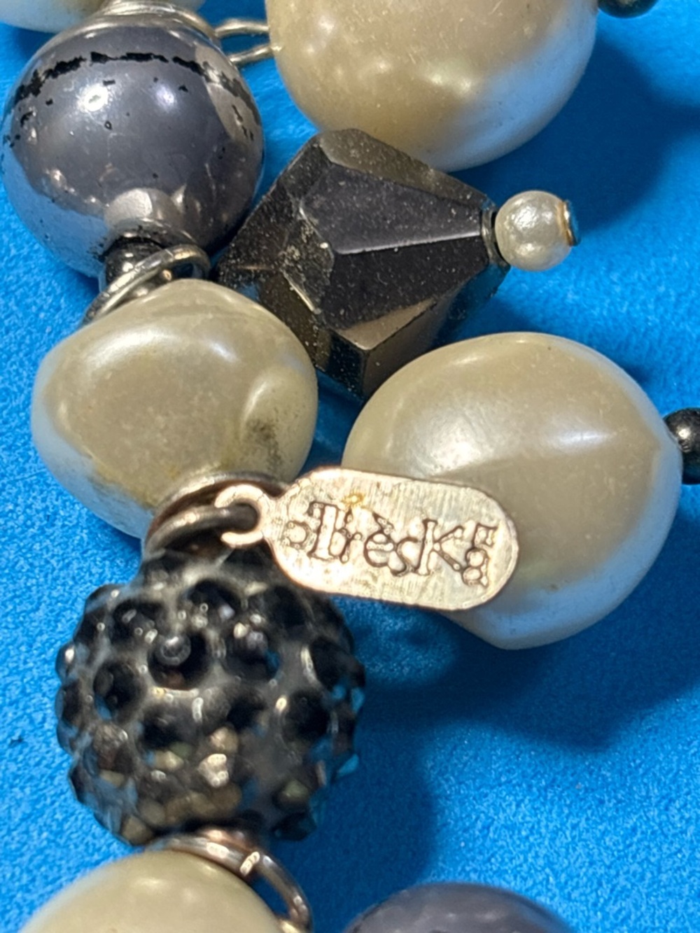 Treska Pearl and Black Crystal Charm Bracelet - Picture 2 of 4
